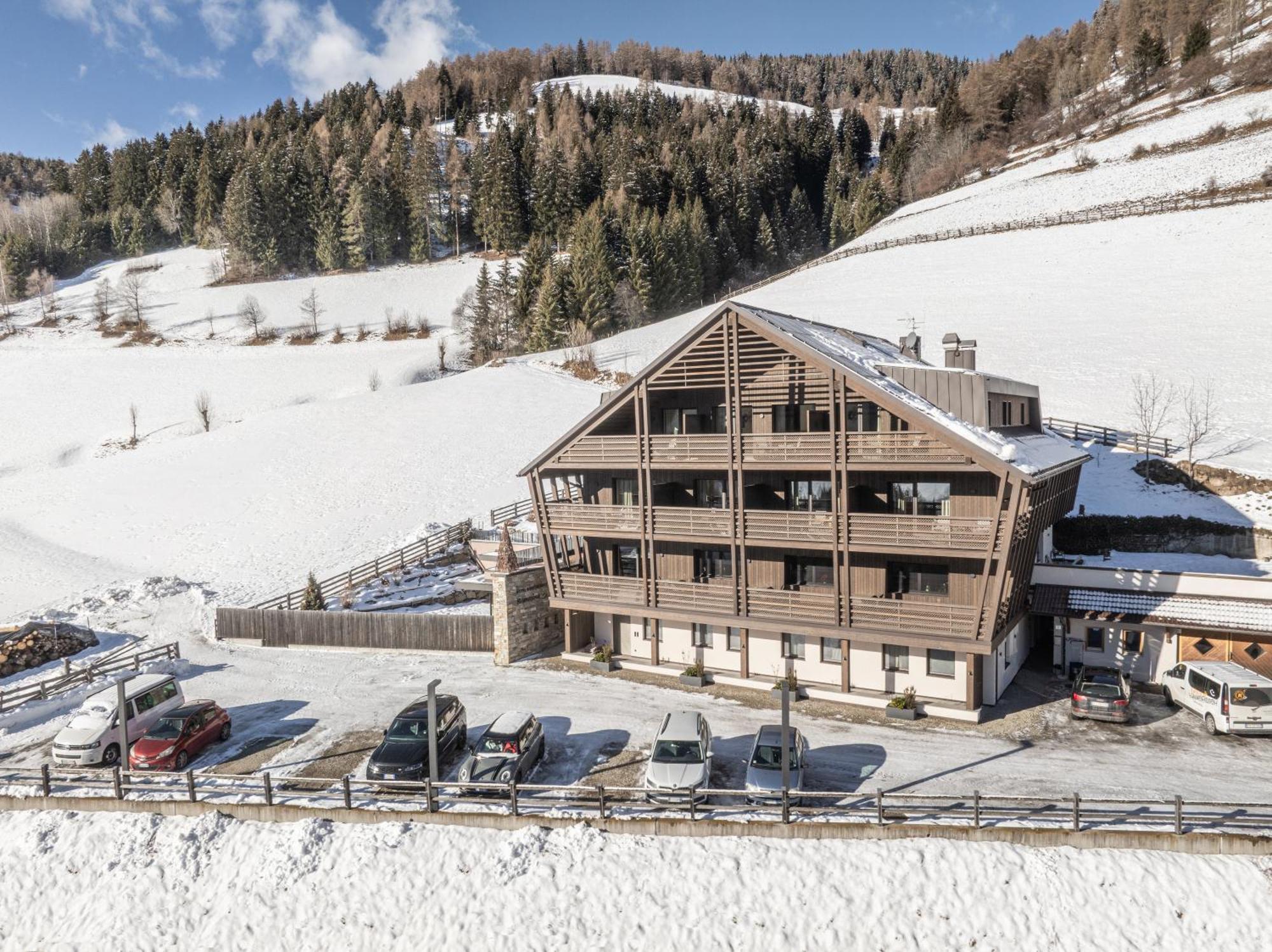 Hotel Rommisa แปร์กา ภายนอก รูปภาพ