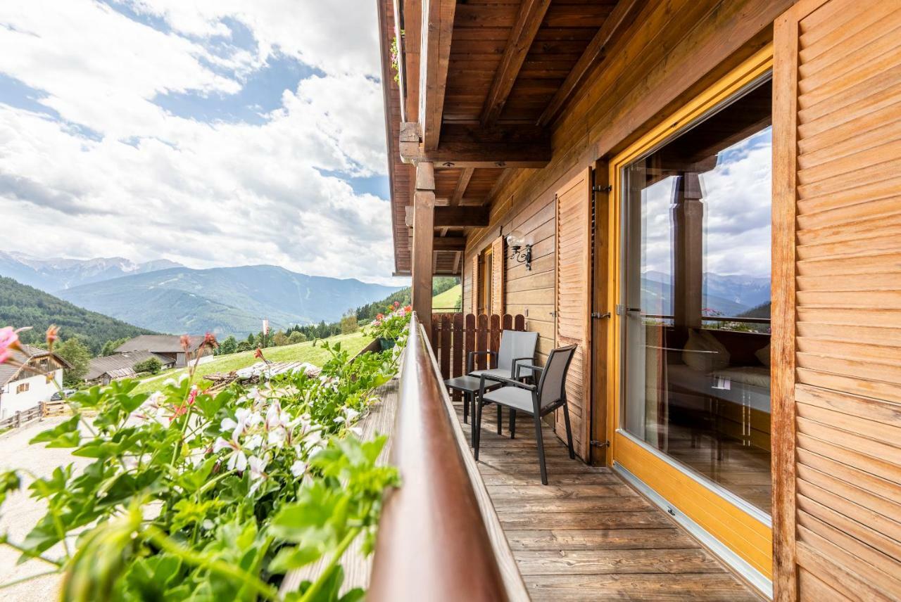Hotel Rommisa แปร์กา ภายนอก รูปภาพ