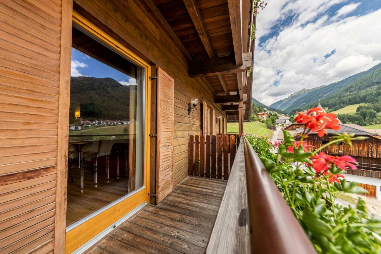 Hotel Rommisa แปร์กา ภายนอก รูปภาพ